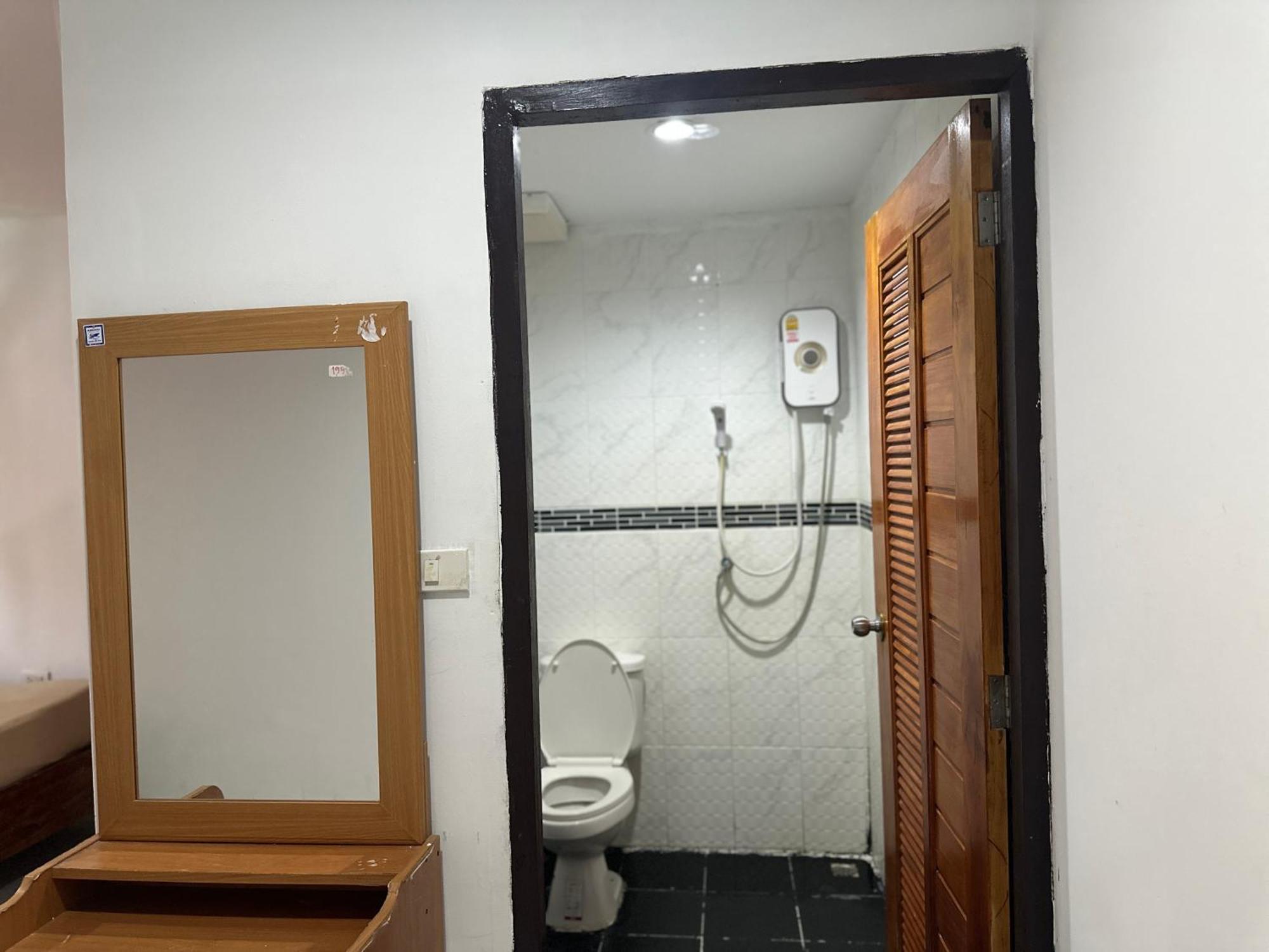 Bang Sit Guest House Фи Фи Айлънд Екстериор снимка